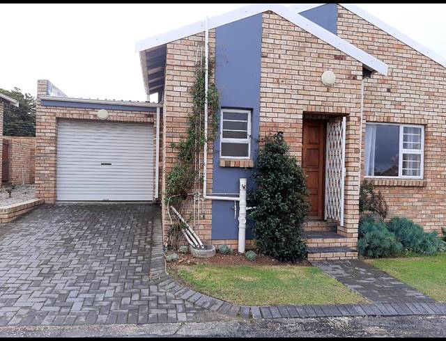 2 BEDROOM TOWNHOUSE RENTED IN SOUTH END